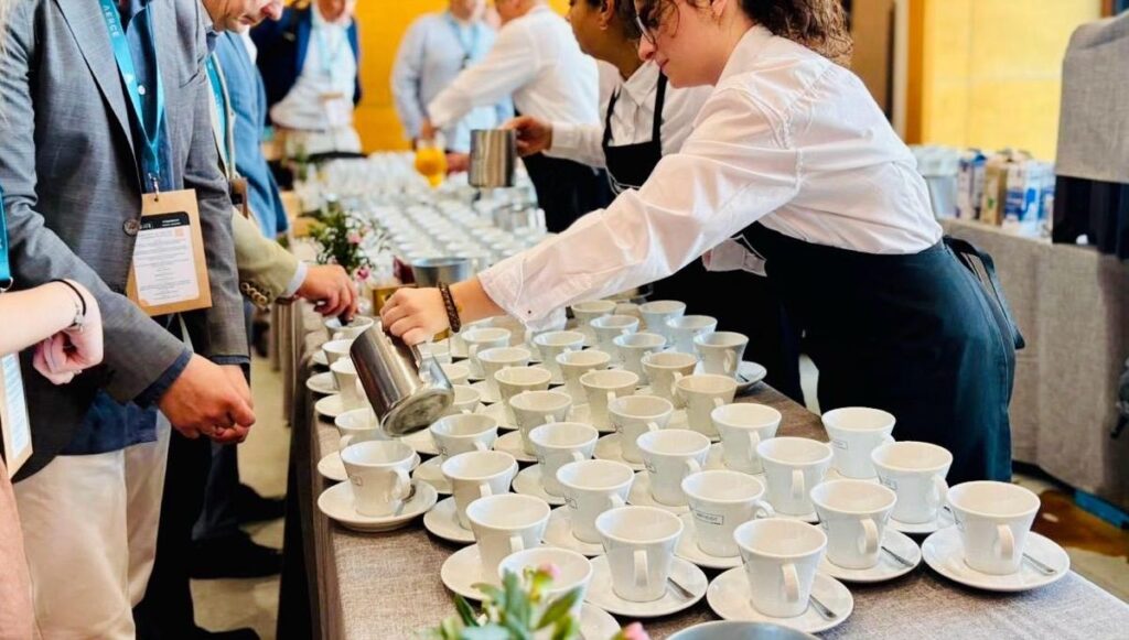 Catering coffee break en Madrid: la pausa que decide cómo acaba tu reunión